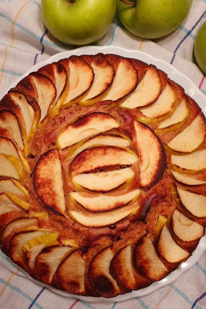 Oma&amp;#39;s Apfelkuchen Rezept | Happy Plates